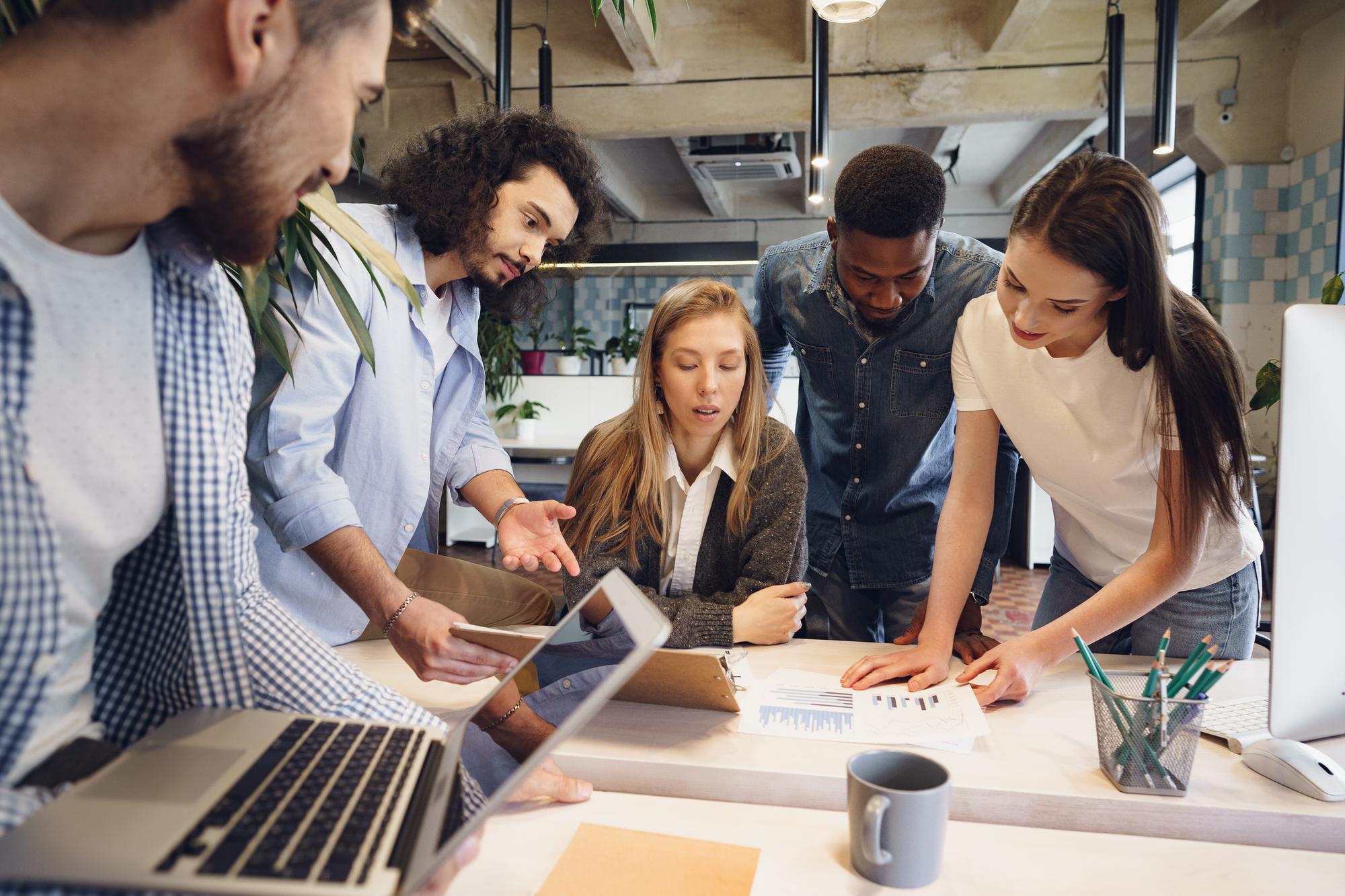 Équipe observée en situation de travail pour relever les indicateurs de référence